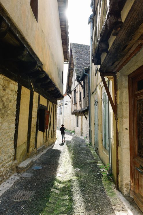 Charming Issigeac... The Medieval Village In France's Dordogne Valley (17)