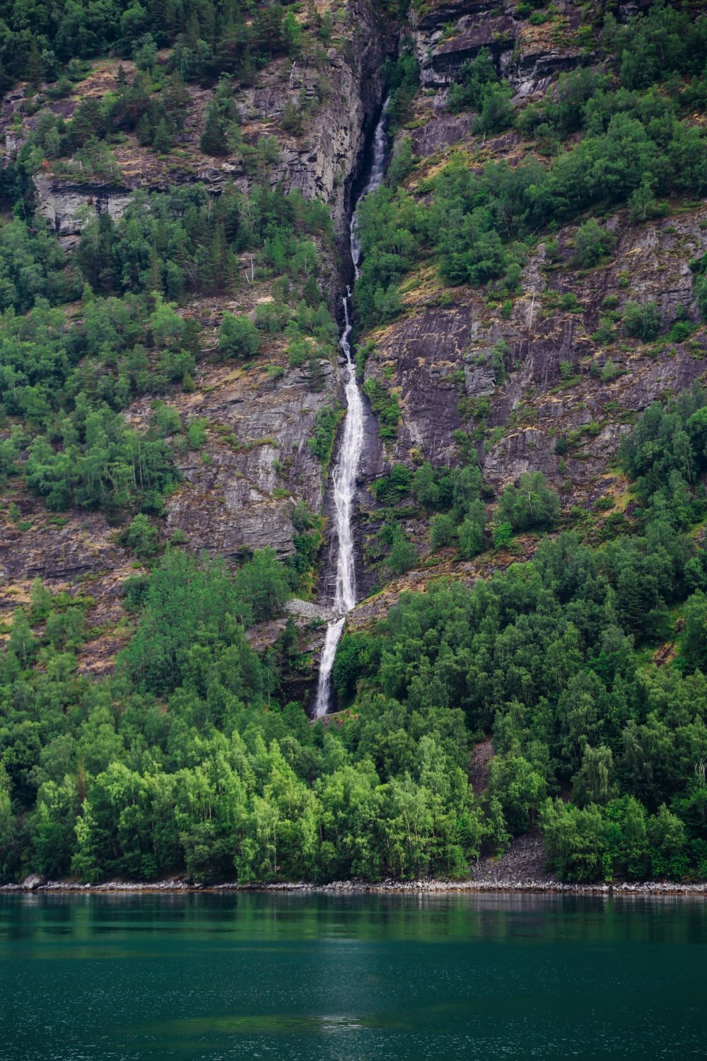 A Journey Through The Beautiful Geirangerfjord, Norway (11)