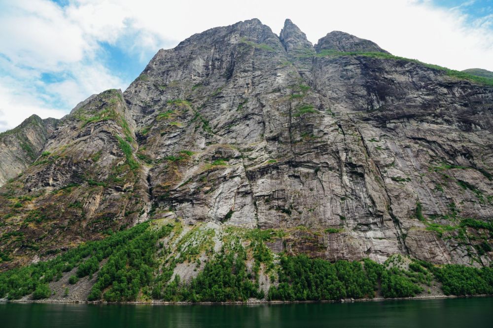 A Journey Through The Beautiful Geirangerfjord, Norway (19)