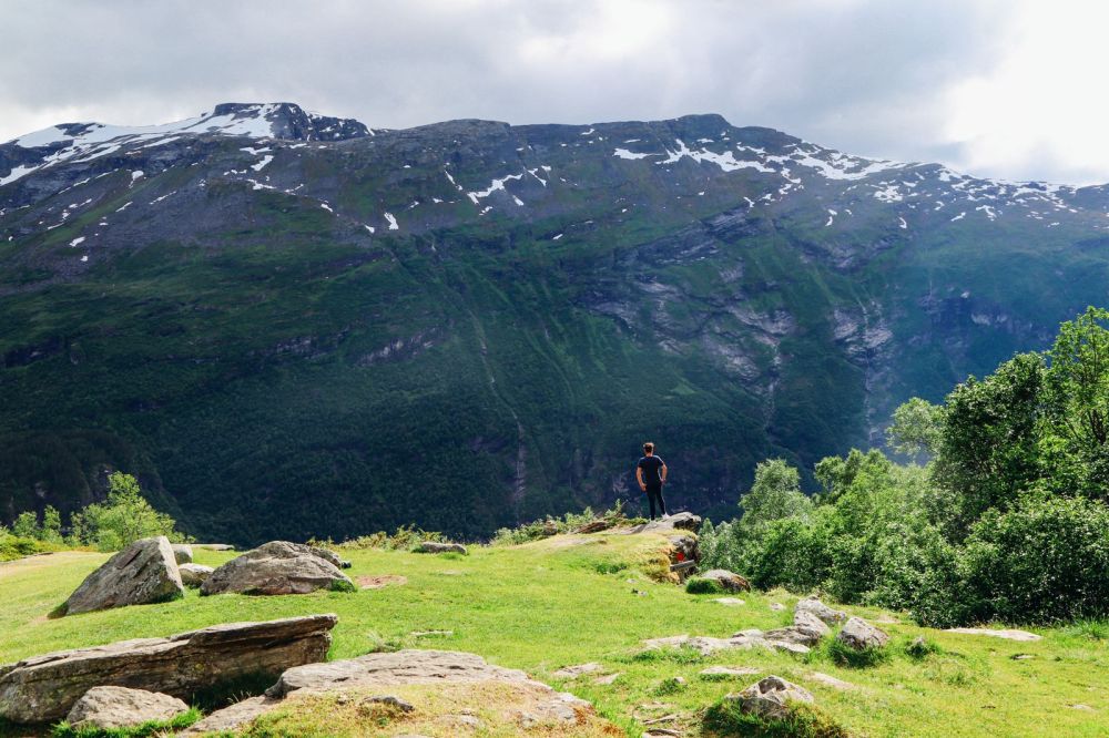 Exploring Storseterfossen Waterfall - A Waterfall In Norway You Can Walk Behind! (10)