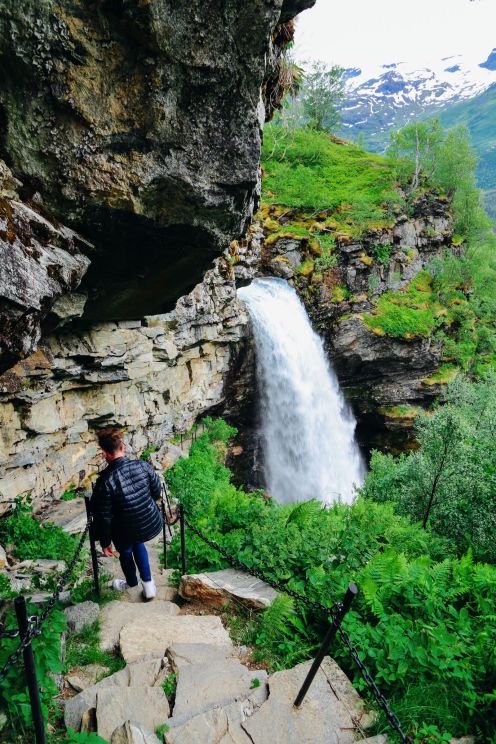 Exploring Storseterfossen Waterfall - A Waterfall In Norway You Can Walk Behind! (18)