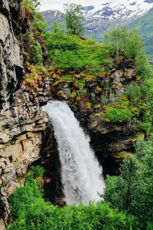 Exploring Storseterfossen Waterfall - A Waterfall In Norway You Can Walk Behind! (19)