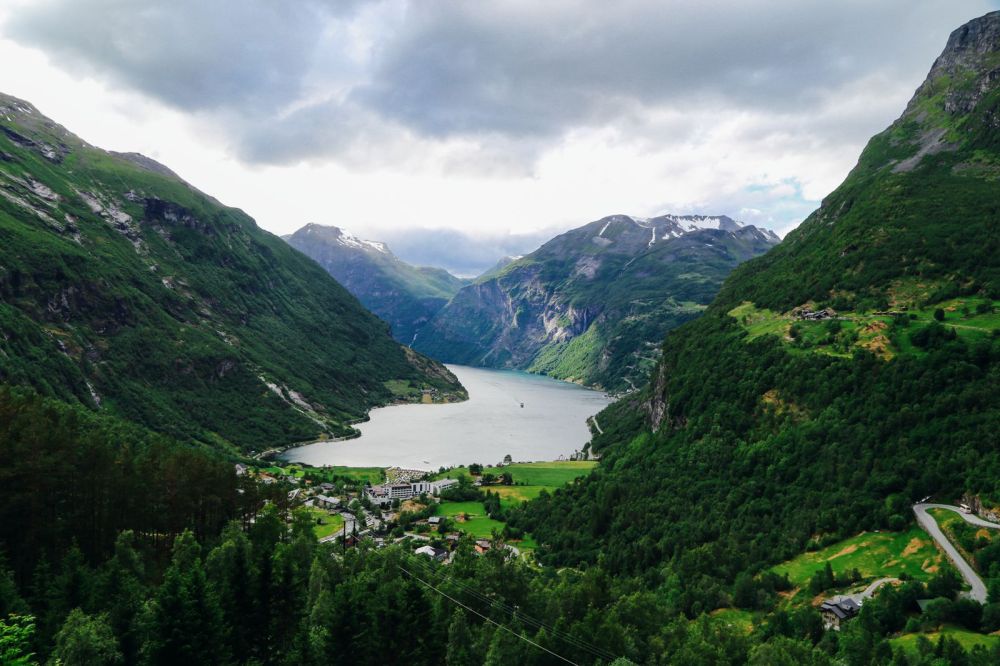 Exploring Storseterfossen Waterfall - A Waterfall In Norway You Can Walk Behind! (30)
