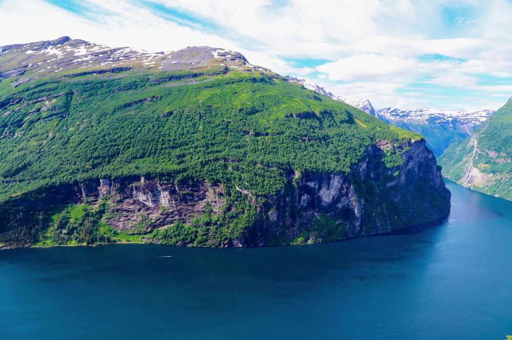 Exploring Storseterfossen Waterfall - A Waterfall In Norway You Can Walk Behind! (35)