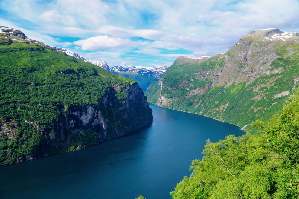 Exploring Storseterfossen Waterfall - A Waterfall In Norway You Can Walk Behind! (36)