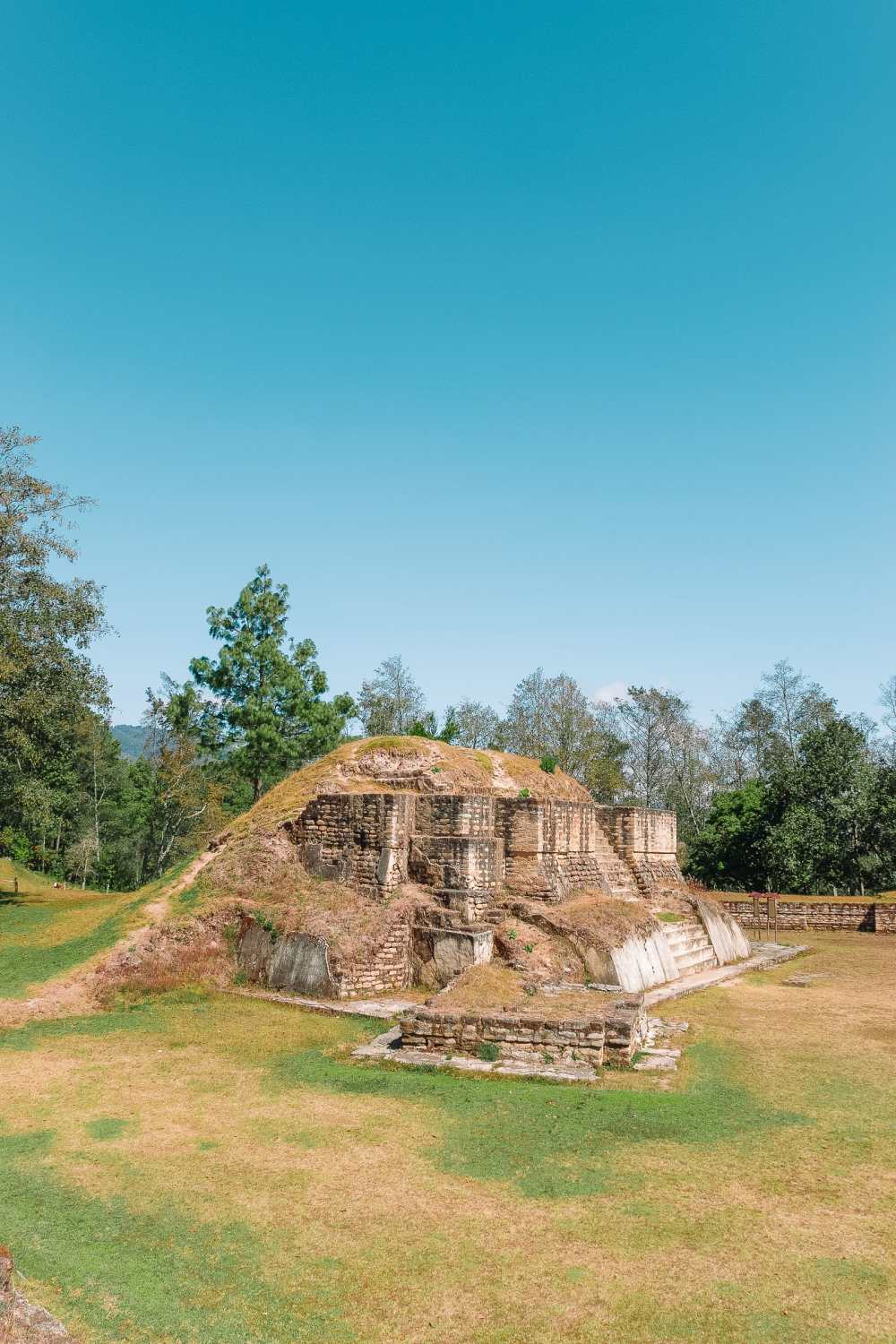 Guatemala Travel: 13 Amazing Mayan Ruins You HAVE To Visit! (4)