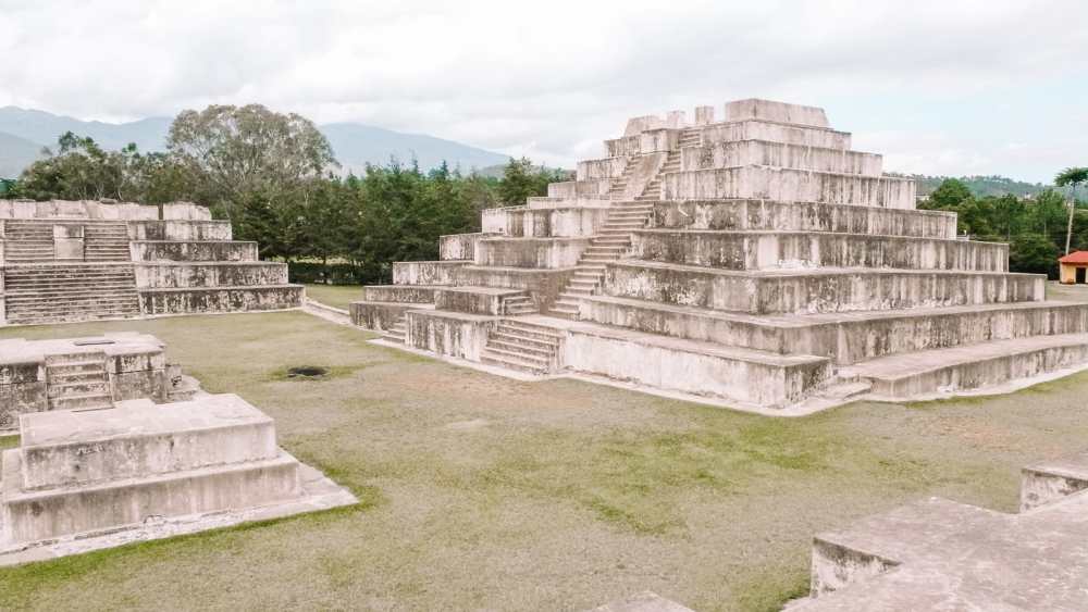 Guatemala Travel: 13 Amazing Mayan Ruins You HAVE To Visit! (17)